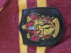 Harry Potter Gryffindor Red and Yellow Striped Knitted Scarf with Crest